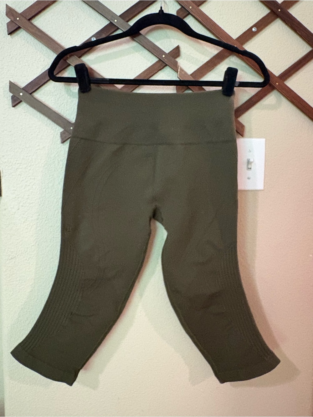 Women’s Olive Green 3/4 Leggings